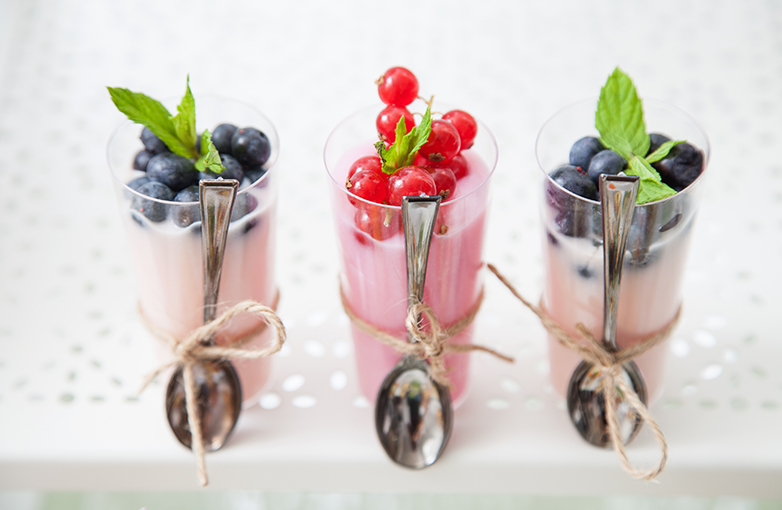 CLEAR PLASTIC SERVING CUPS